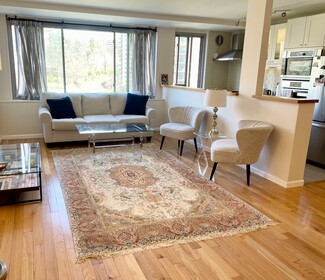 4200 Cathedral Ave NW Unit 902, Washington, DC 20016