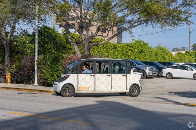 Bayshore offers freebee rides around the neighborhood.