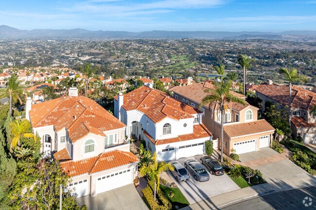 Laguna Niguel City is an Orange County bedroom community with luxury living and great views.