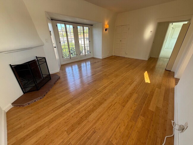 1154 N Curson Ave unit 1156, West Hollywood, CA 90046 - photo 4