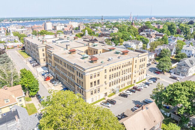 Whaling City Alternative School has a student teacher ratio of 12:1.