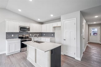 702 NE Oak Ridge Dr, Ankeny, IA 50021