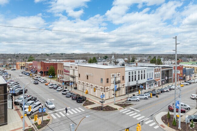 Locals can eat, drink, and shop in Tullahoma's downtown.