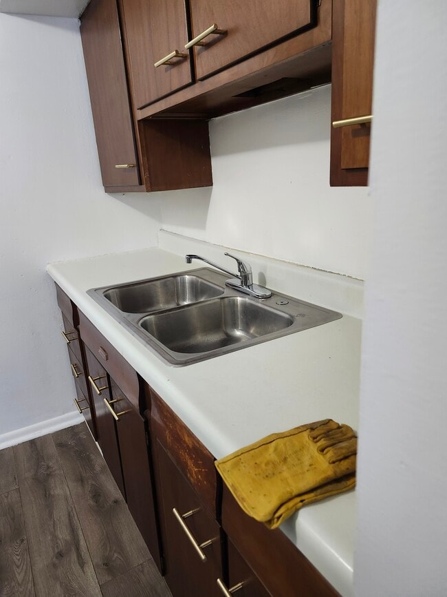 1052 3rd Ave unit Bottom Floor, Beaver Falls, PA 15010 - photo 3