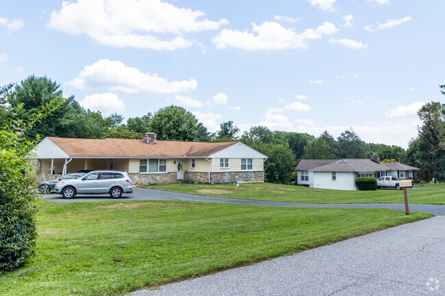 Ranch style homes can be found in the Jacksonville neighborhood.