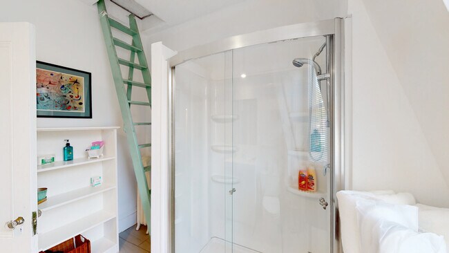 39 Cypress St unit 2, Brookline, MA 02445 - photo 5