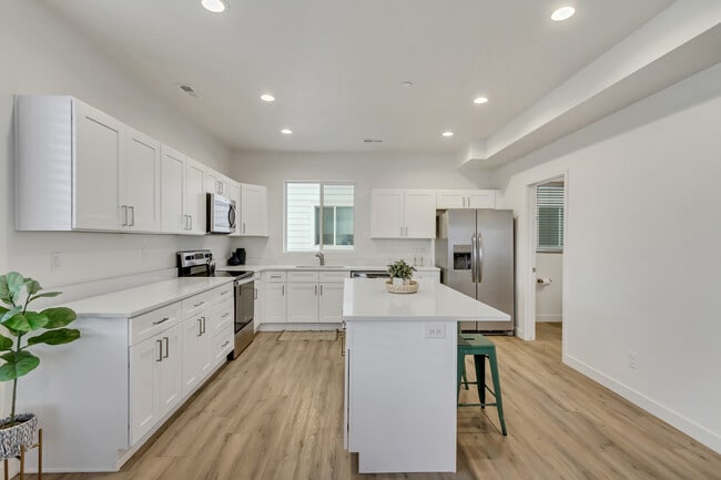 238 W Paramount Ave unit 102, Salt Lake City, UT 84115 - photo 3