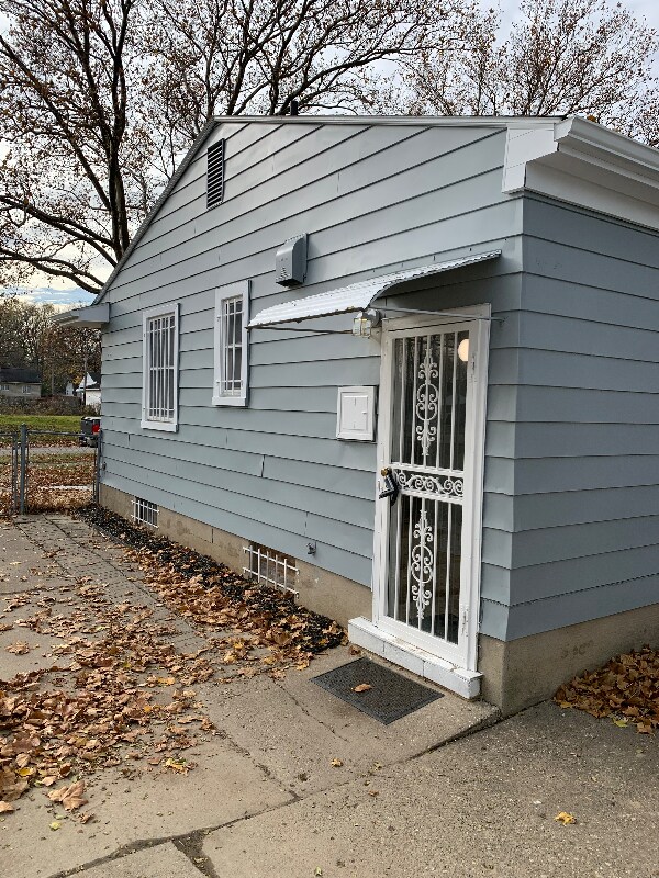 3641 Providence St, Flint, MI 48503 - photo 2