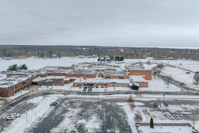 Silver Creek Elementary School has an extensive academic program for students to excel academically and achieve their goals.