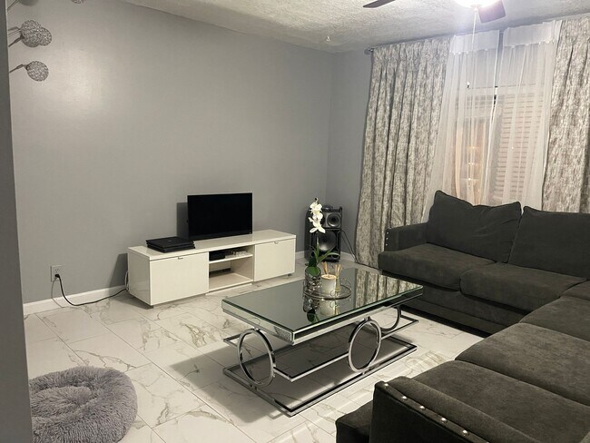 2200 Springdale Blvd unit 3140, Palm Springs, FL 33461 - photo 4