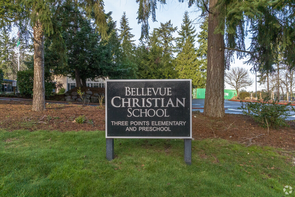 Three Points Elementary School signage.