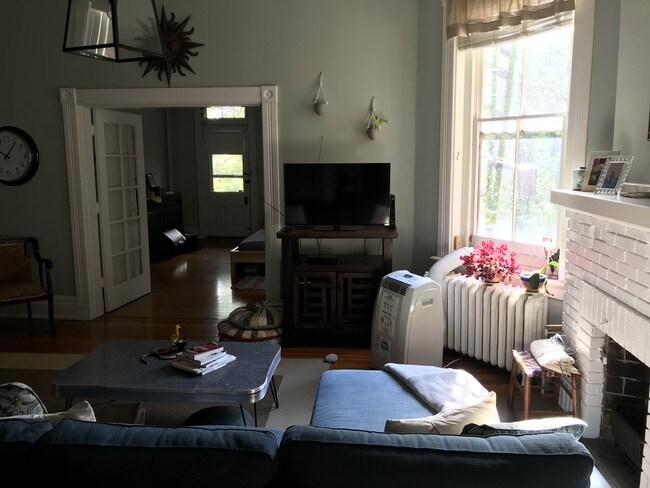 3340 Bishop St unit 1, Cincinnati, OH 45220 - photo 4