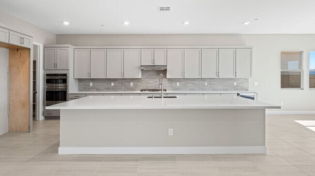 215 Paraggi Bay Dr, Henderson, NV 89011 - photo 7