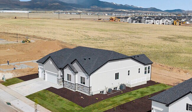 6196 W Teton Ranch Dr, Herriman, UT 84096 - photo 6