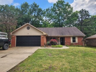 2801 Timberpeg Ct, Conway, AR 72034