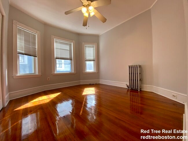 14 Dalrymple St unit 3, Jamaica Plain, MA 02130 - photo 4