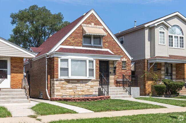 There are many affordable options for workers' cottages in Wrightwood.