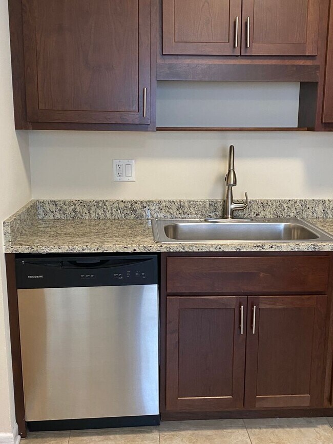 Broad Ripple Flats, Indianapolis, IN 46220 - photo 6