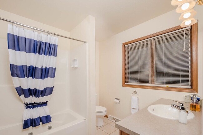 1697 Gateway Place unit ID1061621P, Neenah, WI 54956 - photo 6