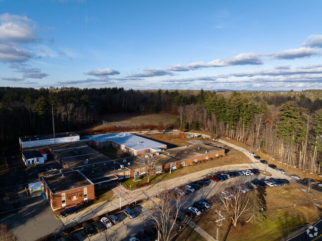 Londonderry Elementary School located in the town of Londonderry, NH serves grades 1-5.