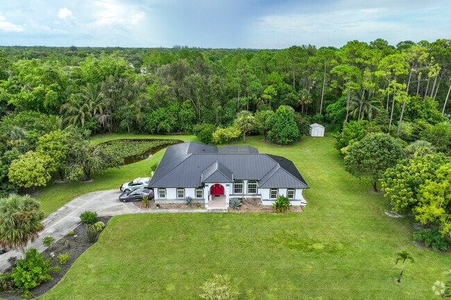 Large lots around homes are an expected feature of Loxahatchee Groves.