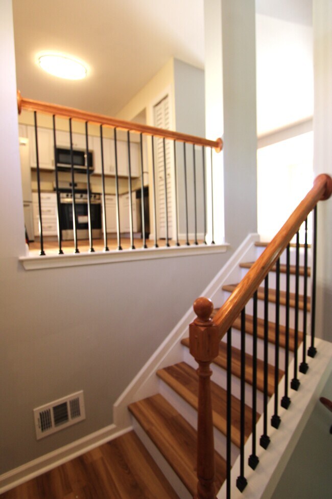 7827 Hidden Creek Way, Stoney Beach, MD 21226 - photo 3