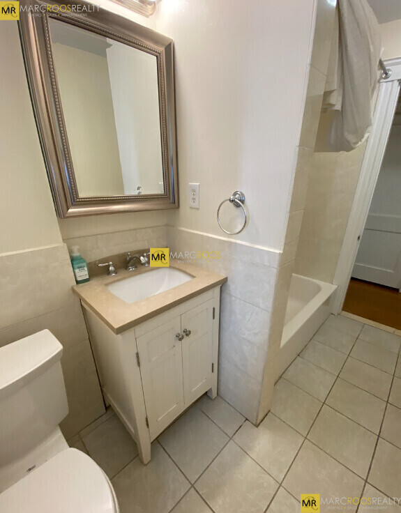 28 Manet Rd Unit 1, Chestnut Hill, MA 02467