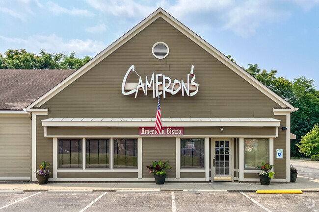 Cameron’s American Bistro near Worthingview is ideal for upscale dining and special occasions.