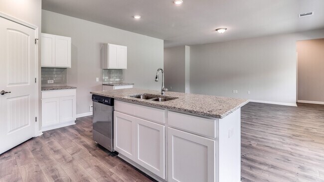 8121 Kelsey Ln, Iowa, LA 70647 - photo 3