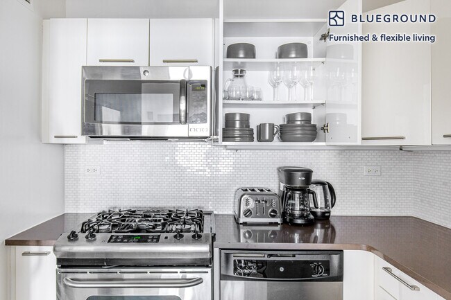 220 E 63rd St unit FL9-ID567, New York, NY 10065 - photo 6