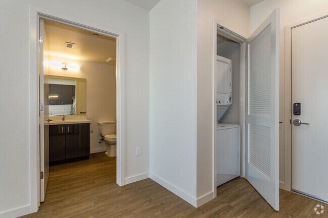 Studio - 570SF
