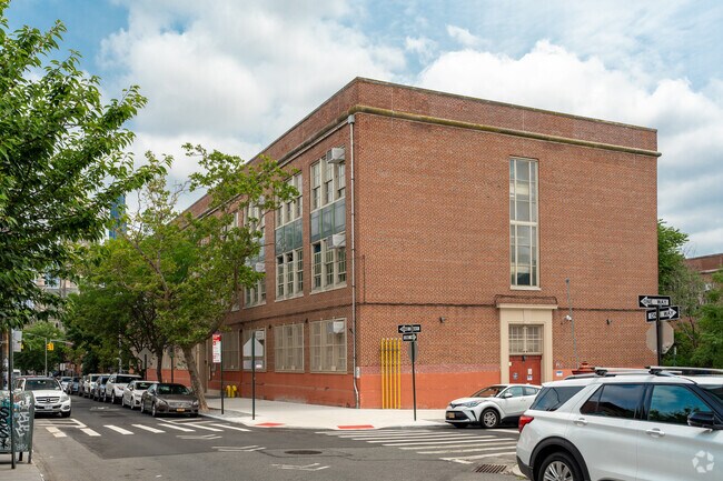Ps 32 Samuels Mills Sprole exterior from Hoyt St.