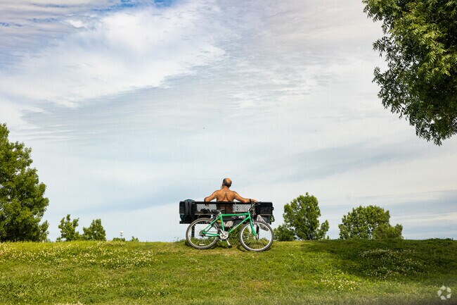 Park Plaza East offers residents many green spaces to relax and enjoy nature.