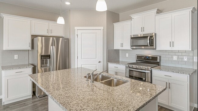 43204 Kawana Gulch St, Elizabeth, CO 80107 - photo 2