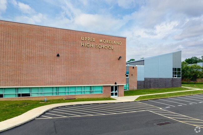Upper Moreland High School serves kids in grades 9-12.