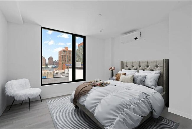 33-52-52 Crescent St unit 202, Queens, NY 11106 - photo 4