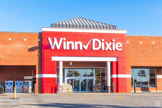 Pierce Creek residents can get groceries at Winn Dixie.