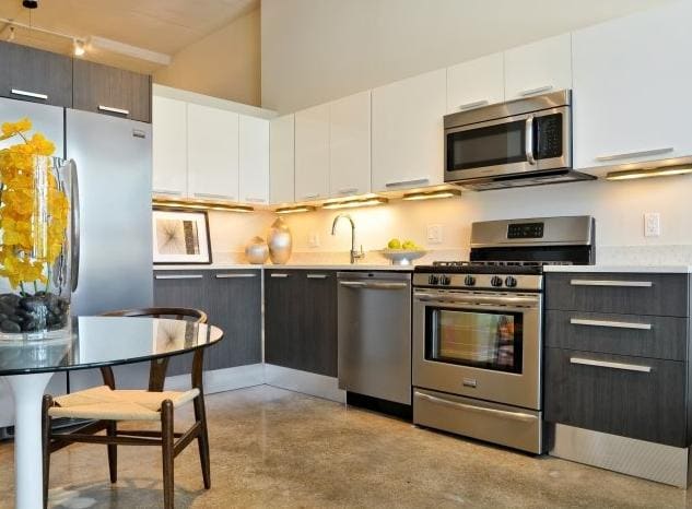 1300 W Randolph St, Chicago, IL 60607 - photo 2