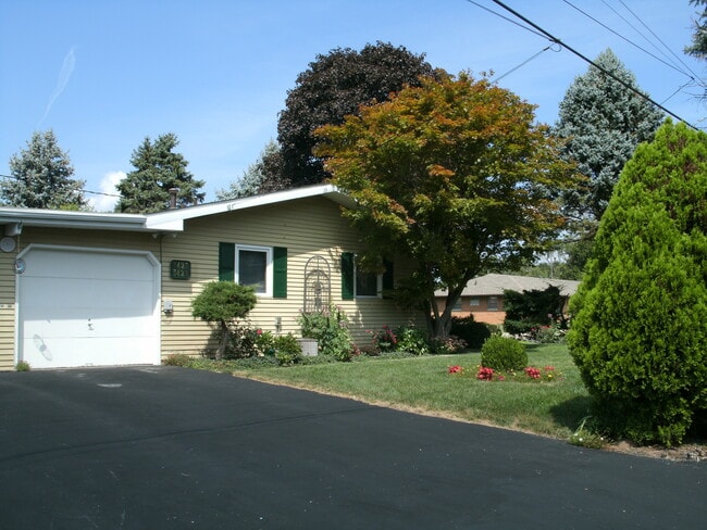 3421 N Indiana Ave unit 3421 N Indiana Ave P, Peoria, IL 61603 - photo 3