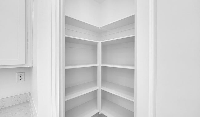 2068 E Dolan Dr, Lake Point, UT 84074 - photo 6