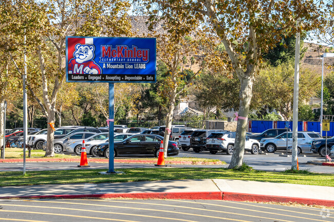 The signage of William McKinley Elementary offers essential information and a warm welcome.