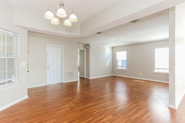 12327 Sondra Cove Ct, Jacksonville, FL 32225 - photo 4