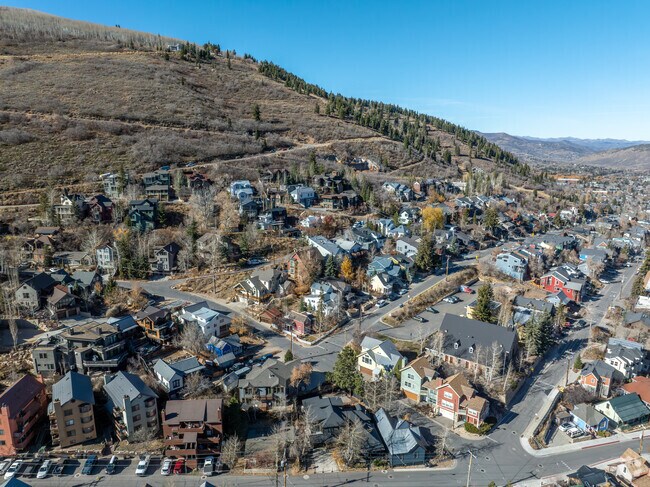 Deer Park is a welcoming community centered on Deer Valley Resort.