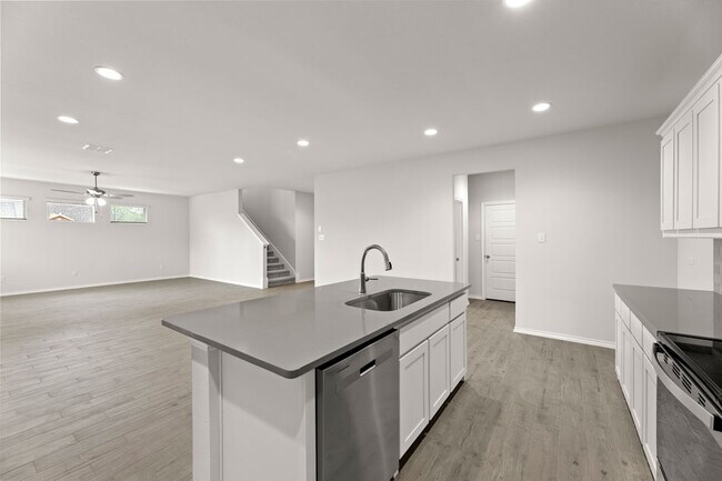 111 Aston Way unit 36458867, Terrell, TX 75160 - photo 2