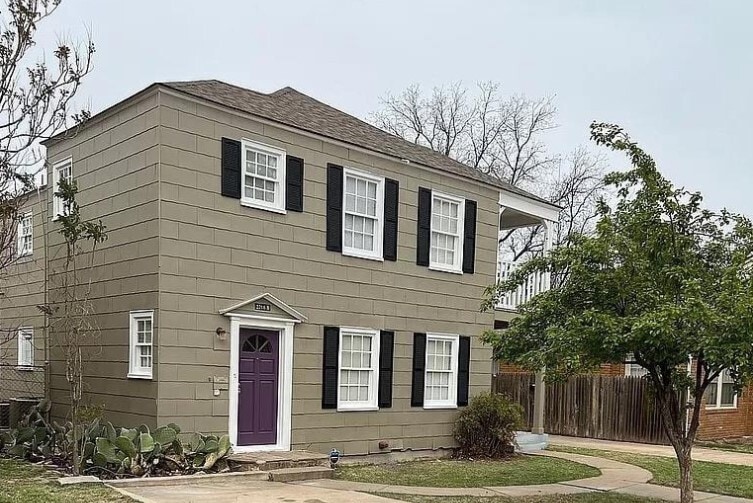 2216 17th St unit Rear Unit, Lubbock, TX 79401 - photo 1