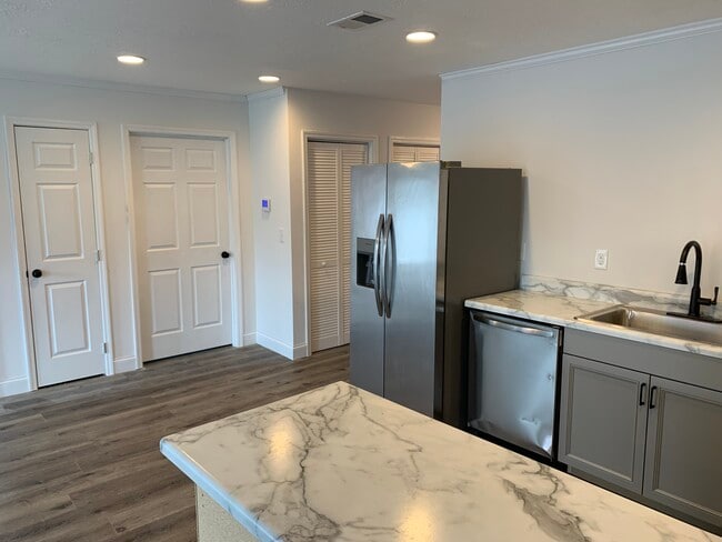 2324 3rd St SW unit Noojin Apartments, Attalla, AL 35954 - photo 4