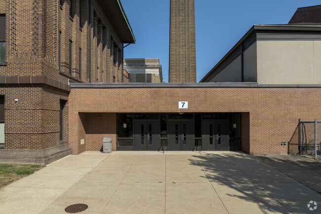 Whiting High School is located in Whiting, IN.