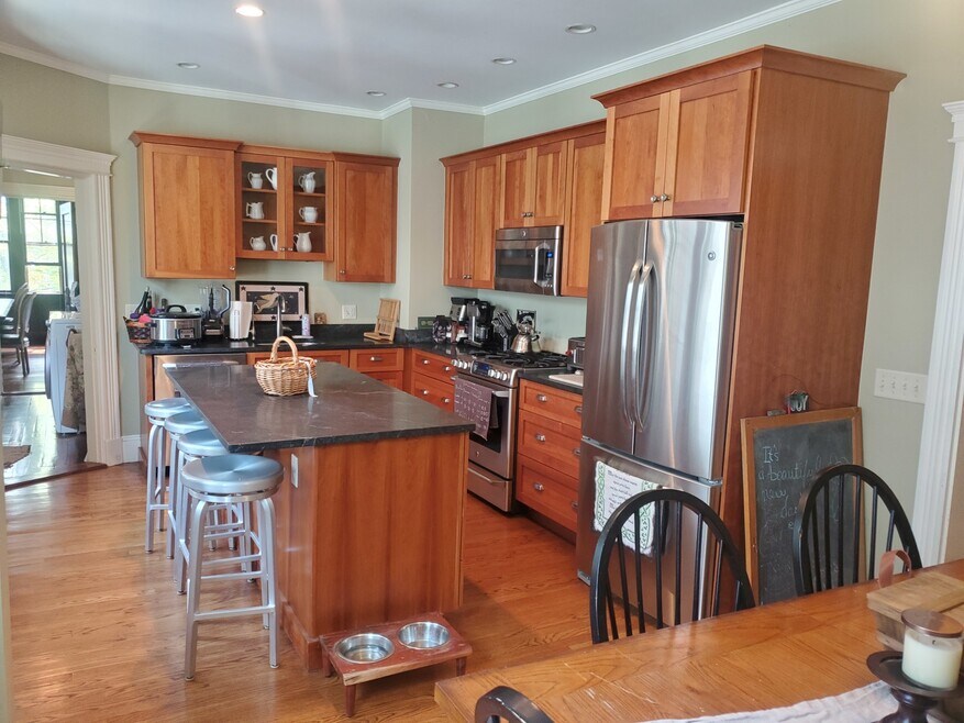 18 Fuller St unit 2, Brookline, MA 02446 - photo 1