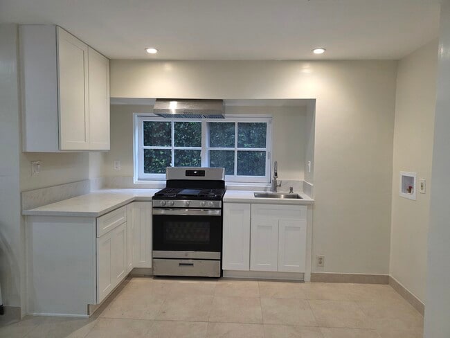 820 Rodeo Rd unit Back Home, Fullerton, CA 92835 - photo 2