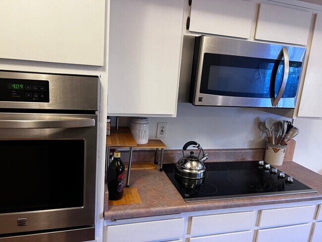 5870 Green Valley Cir unit 121, Culver City, CA 90230 - photo 5